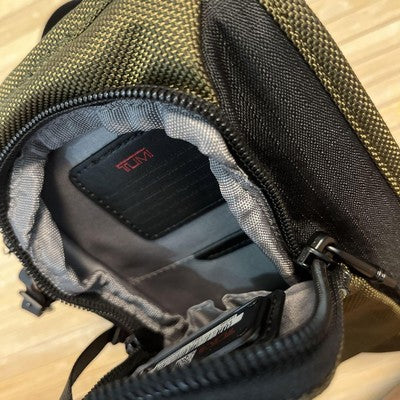 Auth tumi Alpha Compact Sling One Shoulder Bag outlet Green