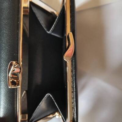 Vivienne Westwood clasp wallet Multi-Card Pocket Snap button closure Leathersp