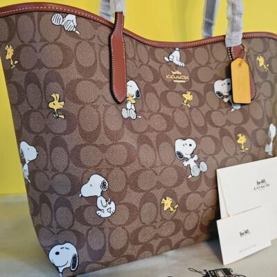 Coach Peanuts Snoopy CF166 Tote Bag Signature Canvas Khaki Redwood Multi