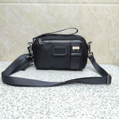 tumi 9223406 Multifunctional Shoulder Bag 2-way Clutch Bag Leather