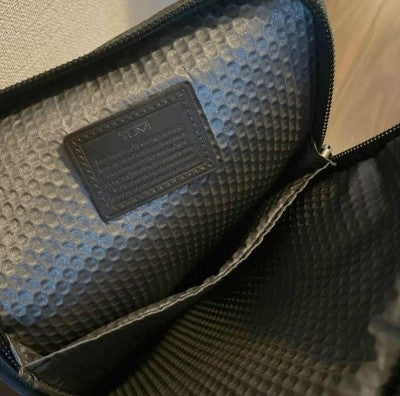 tumi Mont Blanc Sling Bag One-Shoulder Body Bag 2WAY size magnetic strap Black