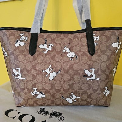 Coach Peanuts Snoopy collaboration Tote Bag Outlet Redwood Beige Blacksp