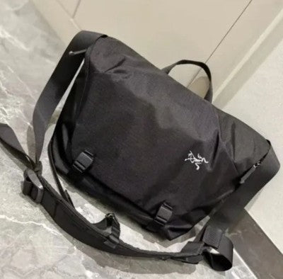 See description colors ARC'TERYX Arcteryx GRANVILLE 10L Courier BAG Shoulder bag