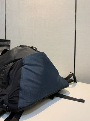 ARC'TERYX ARRO 22 BACKPACK Waterproof water repellent camping Black and gray