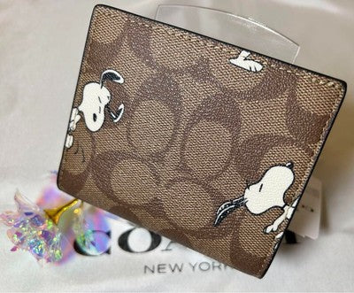 Coach bi-fold mini wallet Snoopy collaboration signature CE704 IMT1O