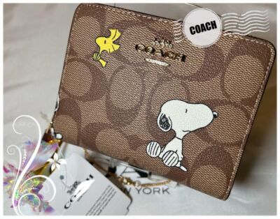 Coach bi-fold mini wallet Snoopy collaboration signature CE704 IMT1Osp