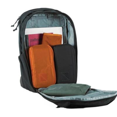 EVERGOODS CTB26 - Civic Travel Bag 26L Solution Black eg13012c Travel