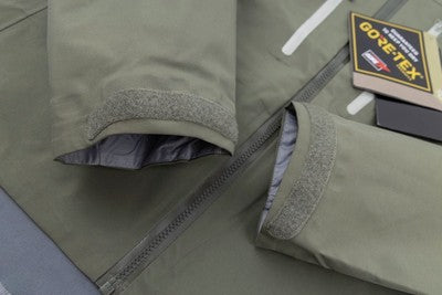 see description sizeS-XL Arcteryx Water Windproof Zip Front Jacket Grade Green