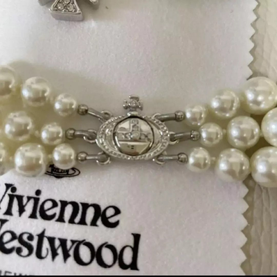 Vivienne Westwood necklace, triple pearl choker, silver, total length 38cm