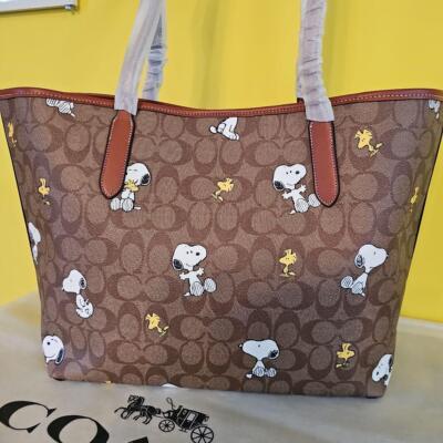 Coach Peanuts Snoopy CF166 Tote Bag Signature Canvas Khaki Redwood Multi
