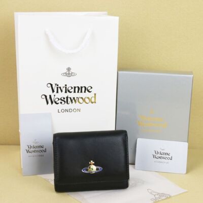 Vivienne Westwood clasp wallet Multi-Card Pocket  Snap button closure Leathersp