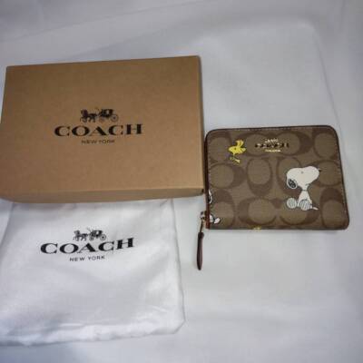 Coach bi-fold mini wallet Snoopy collaboration signature CE704 IMT1O