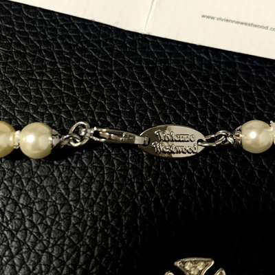 Vivienne Roxanne pearl necklace pink orb chain length 43cm box included new