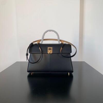 CAFUNE Shoulder bag Black Leather Ladies Black Comes with storage bag