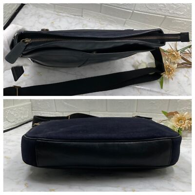 Coach Shoulder bag brand logo simple Crossbody Purse in Black Leather