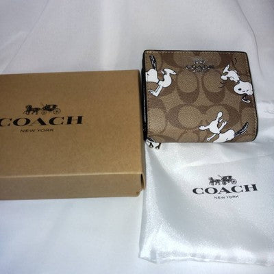 COACH PEANUTS Snoopy Wallet Bi-fold Coach C4591