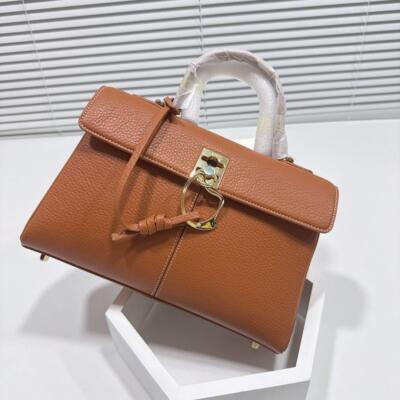 cafune brown leather shoulder bag large, brown, with metal fittings