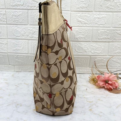 COACH Brand Gold x Beige Signature Pattern Tote Bag Shoulder bags Women's