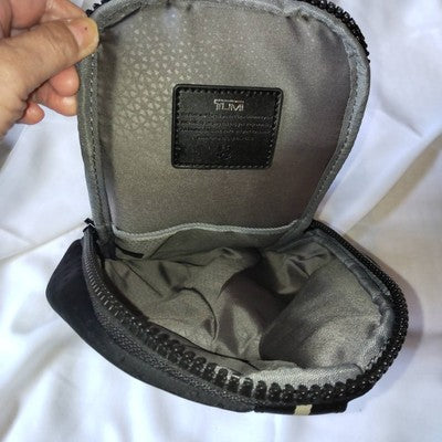 TUMI TAHOE Bozeman Sling Body Bag 798675 Black Shoulder Rare Modedp