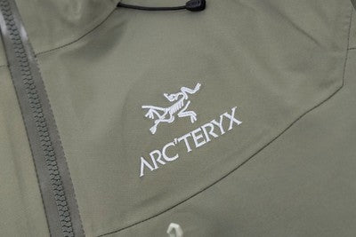 see description sizeS-XL Arcteryx Water Windproof Zip Front Jacket Grade Green