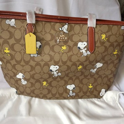Coach Peanuts Snoopy CF166 Tote Bag Signature Canvas Khaki Redwood Multi