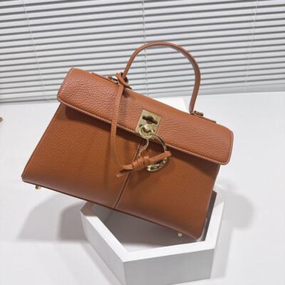cafune brown leather shoulder bag large, brown, with metal fittings