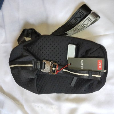 TUMI TAHOE Bozeman Sling Body Bag 798675 Black Shoulder Rare Modedp