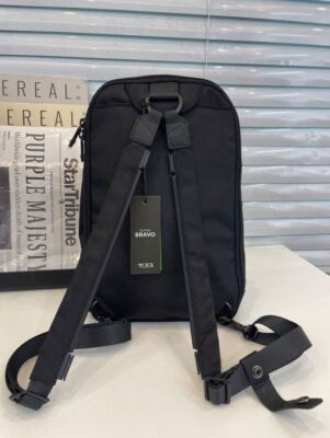 TUMI Night Sling Body Bag 2WAY Compact size magnetic strap Blackdp
