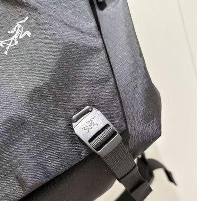 See description colors ARC'TERYX Arcteryx GRANVILLE 10L Courier BAG Shoulder bag