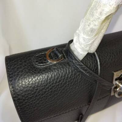 cafune shoulder bag. Large black b001 for women, comes with storage bag,
