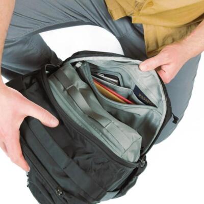 EVERGOODS CTB26 - Civic Travel Bag 26L Solution Black eg13012c Travel