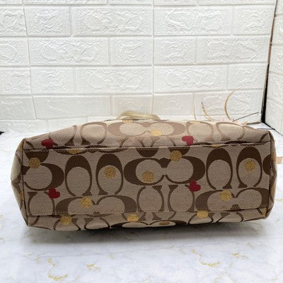 COACH Brand Gold x Beige Signature Pattern Tote Bag Shoulder bags Women's