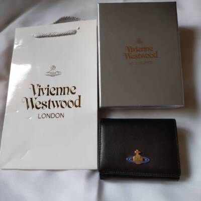 Vivienne Westwood clasp wallet Multi-Card Pocket  Snap button closure Leathersp
