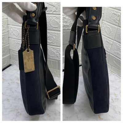 Coach Shoulder bag brand logo simple Crossbody Purse in Black Leather