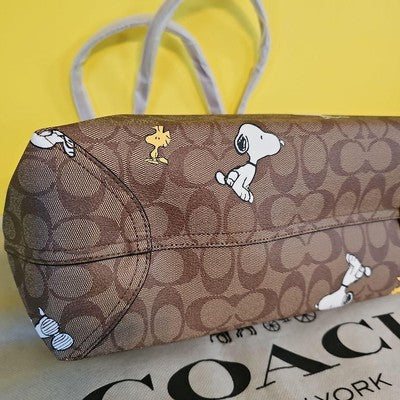 Coach Peanuts Snoopy CF166 Tote Bag Signature Canvas Khaki Redwood Multi