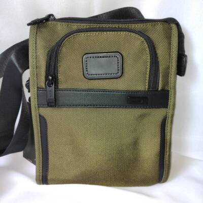 tumi 22303110 Shoulder Bag  outlet Tumi Pocket Bag Small Army Green