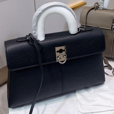 cafune shoulder bag. Large black b001 for women, comes with storage bag,