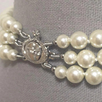 Vivienne Westwood Broken Pearl Necklace Silver Engraved Accessories included