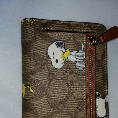 Coach bi-fold mini wallet Snoopy collaboration signature CE704 IMT1O
