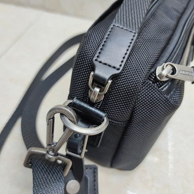 tumi 9223406 Multifunctional Shoulder Bag 2-way Clutch Bag Leather