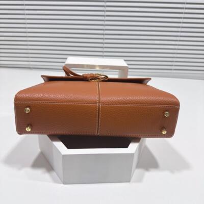 cafune brown leather shoulder bag large, brown, with metal fittings