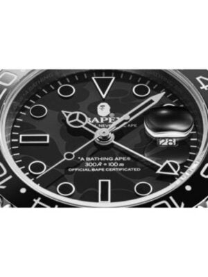 see decription A BATHING APE wristwatch TYPE 2 BAPEX COLOR CAMO Black Red A