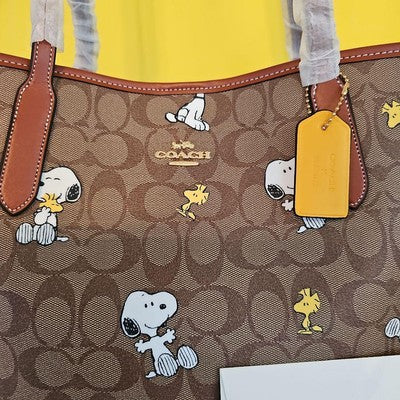 Coach Peanuts Snoopy CF166 Tote Bag Signature Canvas Khaki Redwood Multi