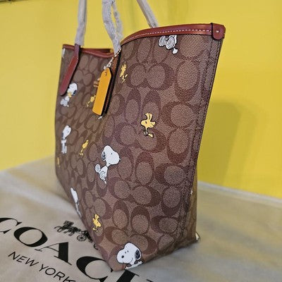 Coach Peanuts Snoopy CF166 Tote Bag Signature Canvas Khaki Redwood Multi