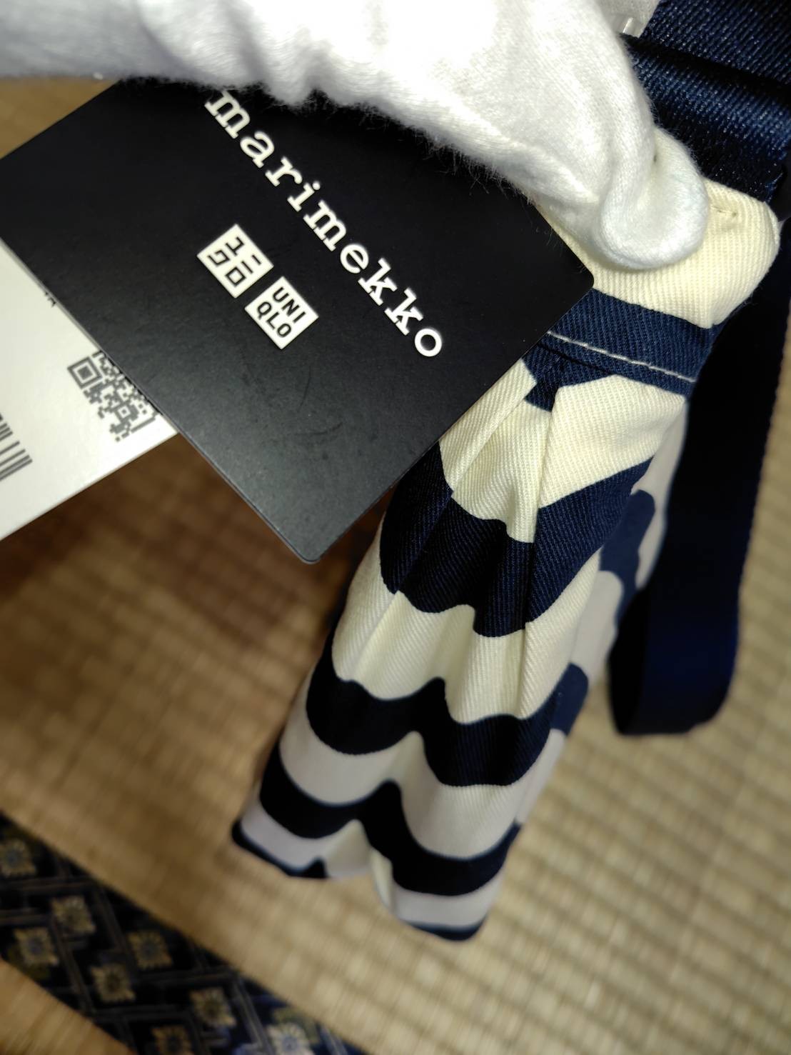 Bargain price Marimekko Uniqlo Collab Round Mini Shoulder Bag 2024 KHAKI　NAVY