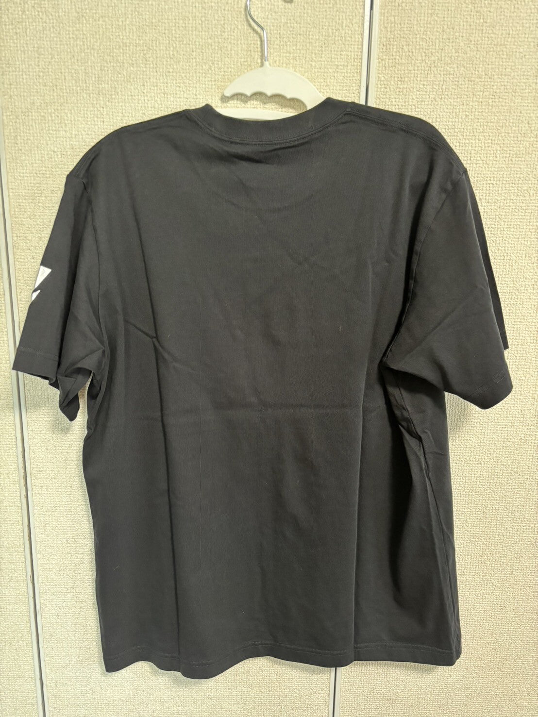 bargain price  UNIQLO METAL GEAR SOLID ARCHIVE GRAPHIC UT T-SHIRT in Hand black
