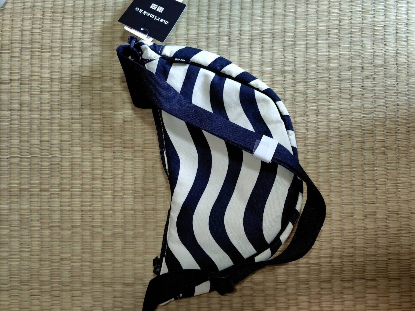 Bargain price Marimekko Uniqlo Collab Round Mini Shoulder Bag 2024 KHAKI　NAVY