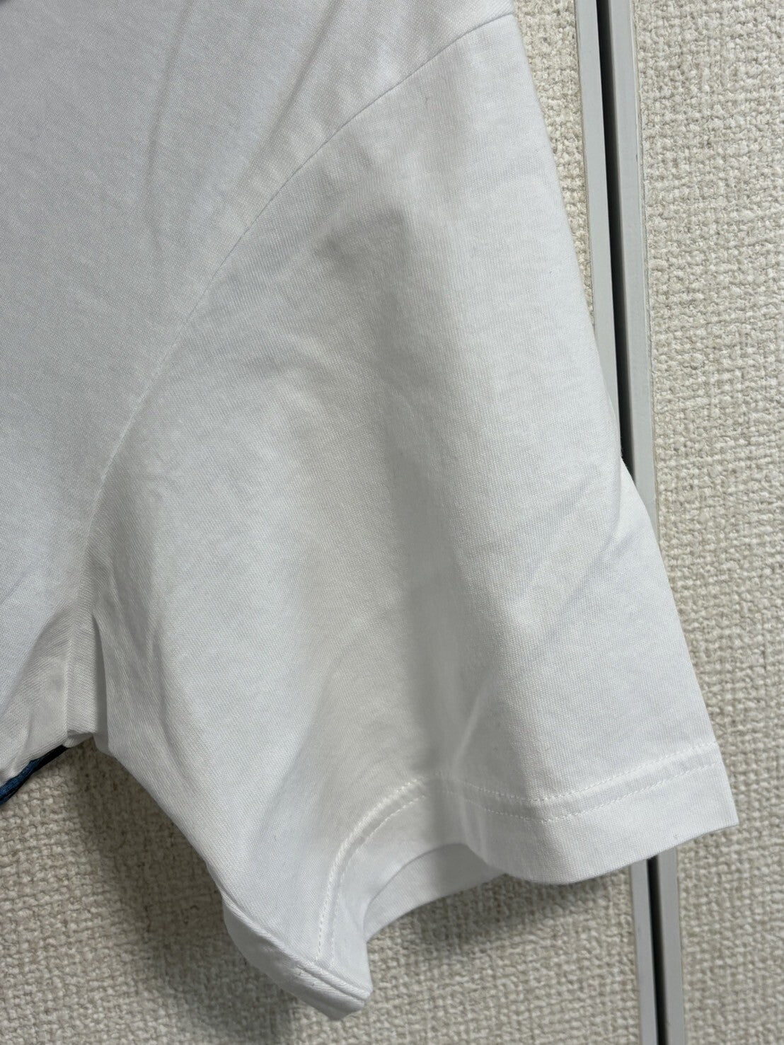 bargain price UNIQLO METAL GEAR SOLID  ARCHIVE GRAPHIC UT T-SHIRT in Hand whiteA