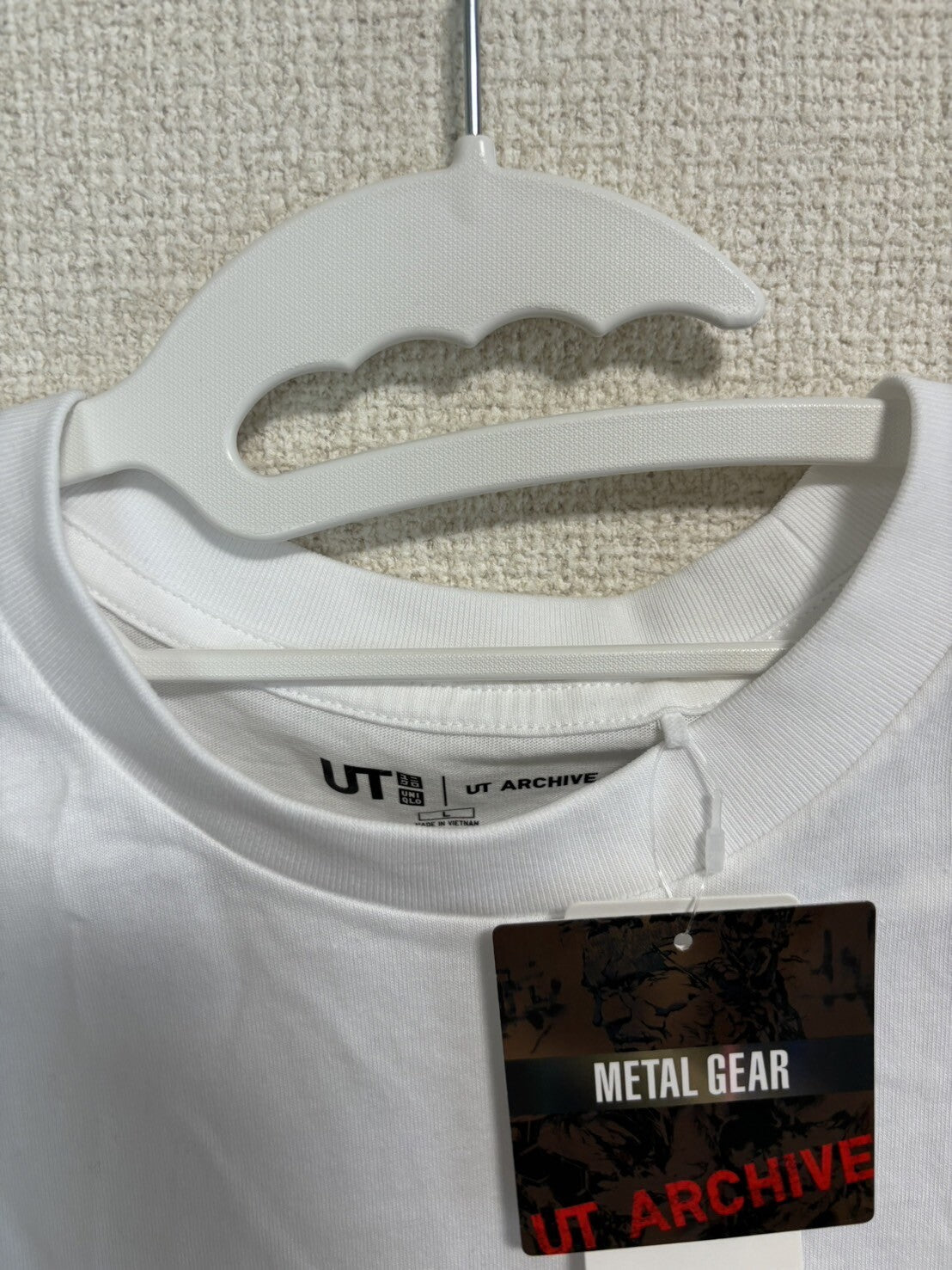 bargain price UNIQLO METAL GEAR SOLID  ARCHIVE GRAPHIC UT T-SHIRT in Hand acs