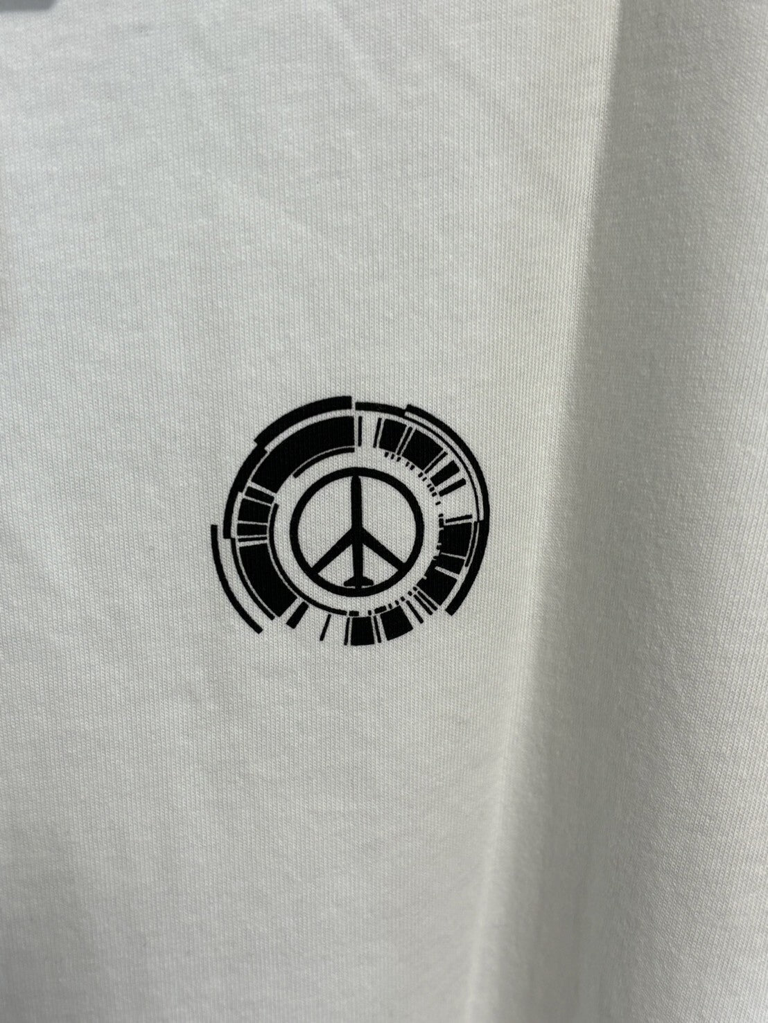 bargain price UNIQLO METAL GEAR SOLID  ARCHIVE GRAPHIC UT T-SHIRT in Hand acs
